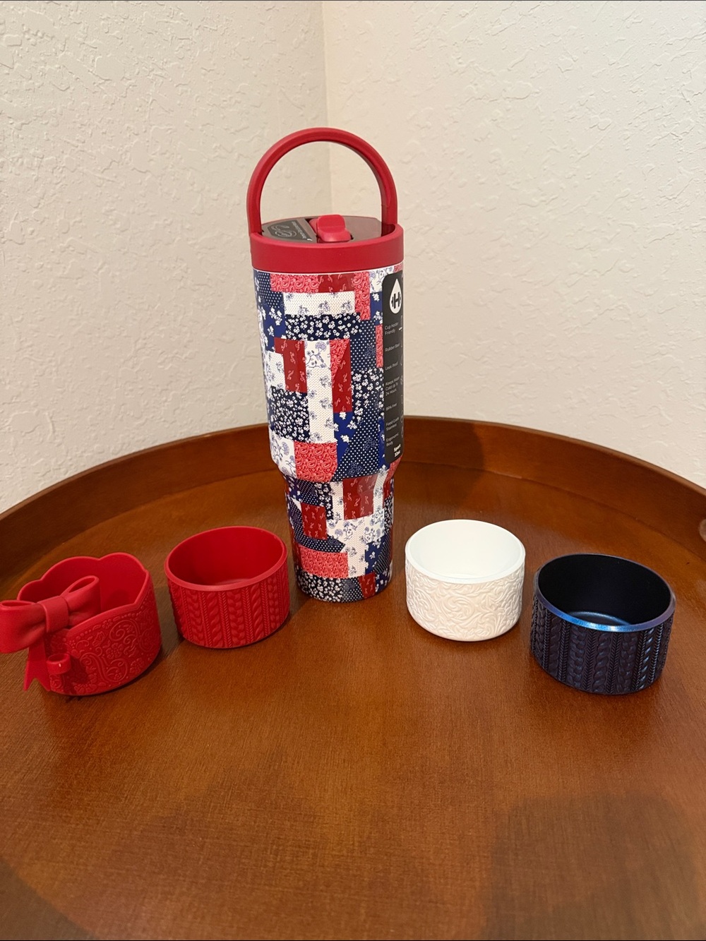 NWT Hydrojug Quilted Americana 32oz sport